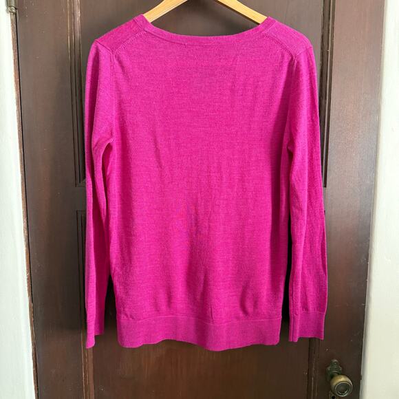 BANANA REPUBLIC | Magenta Purple 100% Merino Wool V Neck Sweater | Medium - Picture 2 of 7